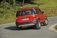 Skoda Yeti 2009. Artist: Simon Clay