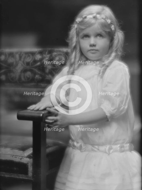 Slawson, L.H., Mrs., child of, portrait photograph, between 1911 and 1942. Creator: Arnold Genthe.
