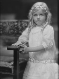 Slawson, L.H., Mrs., child of, portrait photograph, between 1911 and 1942. Creator: Arnold Genthe