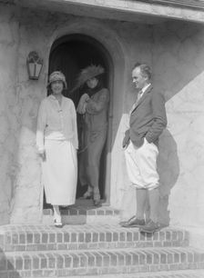Slater, Mrs., and friends on the steps of a house in Long Beach, 1924 July. Creator: Arnold Genthe