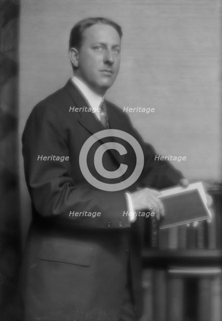 Slosson, Mr., portrait photograph, 1912 Aug. 1. Creator: Arnold Genthe.