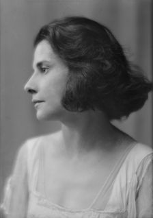 Spade, Gypsy (Yum-Yum), portrait photograph, 1913. Creator: Arnold Genthe