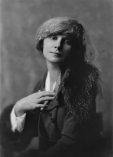 Spade, Gypsy (Yum-Yum), portrait photograph, 1913. Creator: Arnold Genthe