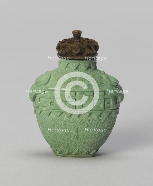 Spade-Shaped Snuff Bottle with Mock Ox-Head Handles, Qing dynasty (1644-1911), 1780-1880. Creator: Unknown.