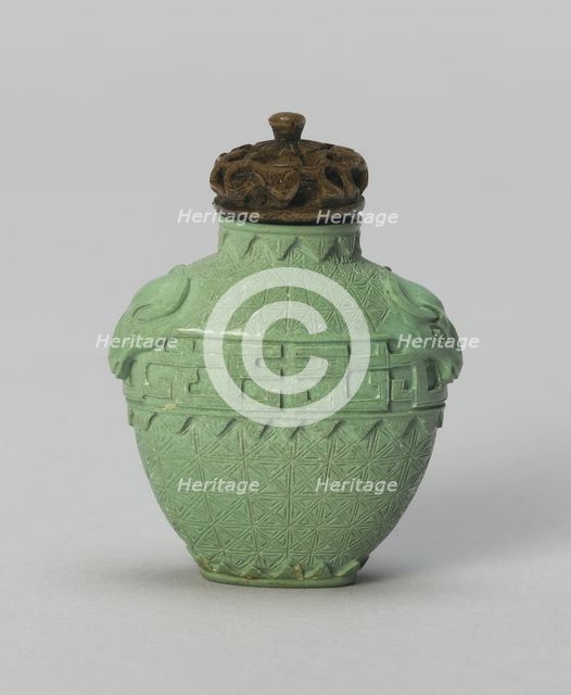 Spade-Shaped Snuff Bottle with Mock Ox-Head Handles, Qing dynasty (1644-1911), 1780-1880. Creator: Unknown.