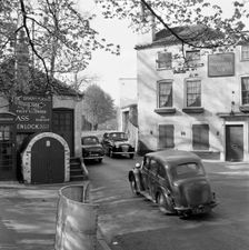 Spaniards Inn, Spaniards Road, Hampstead Heath, London, 1960-1965. Artist: John Gay