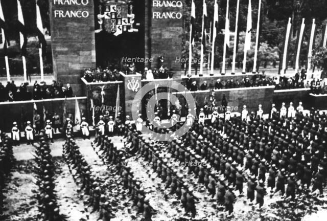 Spanish Civil War (1936 - 1939), Victory Parade of national troops passing in front of the grands…