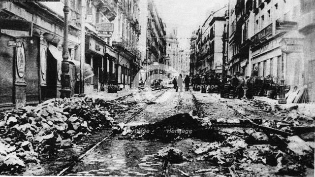 Spanish Civil War 1936-39. Madrid, effects of an air raid on the streets of the city, December 1936.