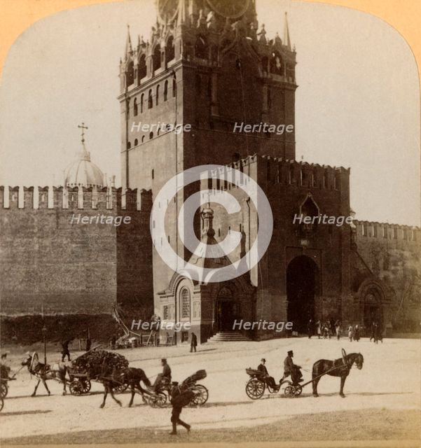 'Spaski Voroto, Sacred Gate of the Kremlin,...Moscow, Russia', 1898. Creator: Underwood & Underwood.