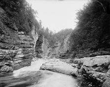 Split Rock, near view, Ausable Chasm, N.Y., between 1900 and 1910. Creator: Unknown