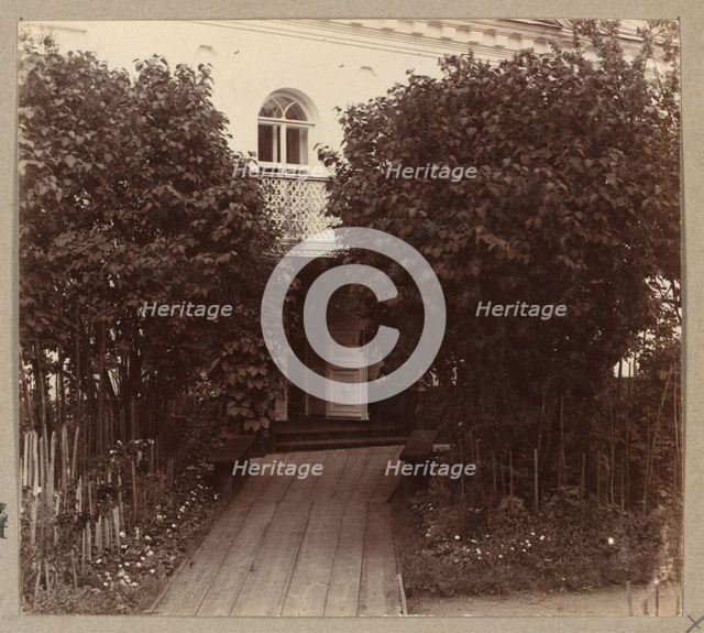 Sretensky Monastery in Kashin. Entrance into the house where Grand Duchess Elizabeth Feodorovna lived in 1909, 1910s.