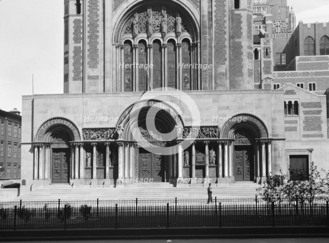 St. Bartholomew's Church, New York City, between 1896 and 1942. Creator: Arnold Genthe.