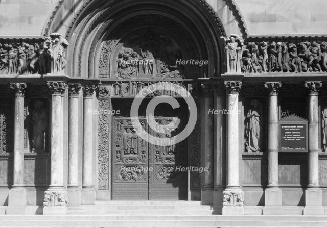 St. Bartholomew's Church, New York City, between 1896 and 1942. Creator: Arnold Genthe.