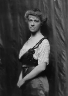 St. Goar, Mrs., portrait photograph, ca. 1912. Creator: Arnold Genthe