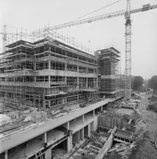 St George's Hospital, Blackshaw Road, Tooting, Wandsworth, London, 05/06/1985. Creator: John Laing plc