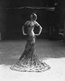 St. Denis, Ruth, 1913 Mar. 25. Creator: Arnold Genthe