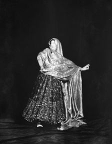 St. Denis, Ruth, 1913 Mar. 25. Creator: Arnold Genthe