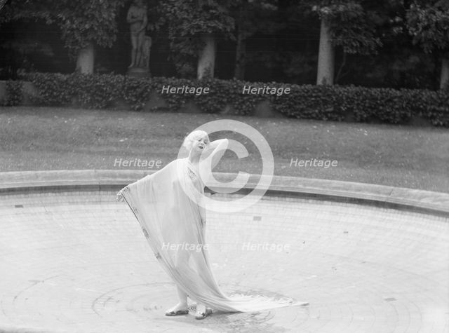 St. Denis, Ruth, 1913 Mar. 25. Creator: Arnold Genthe.