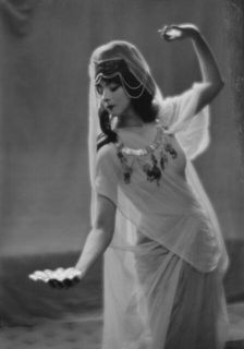 St. Denis, Ruth, 1913 Mar. 25. Creator: Arnold Genthe