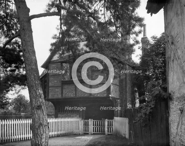 St Michaels Church, Lych Gate, Bray, Berkshire, 1880. Artist: Henry Taunt