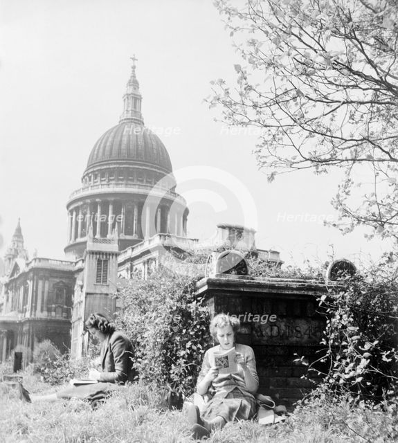 St Paul's Cathedral churchyard, London, 1952. Creator: Henry Grant.