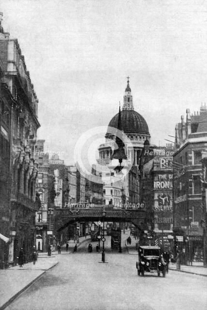 St Paul's Cathedral from Fleet Street on a Sunday, London, c1930s. Artist: Unknown