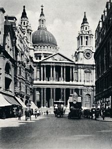 St. Paul's, Ludgate Hill 1919. Artist: Garratt & Atkinson