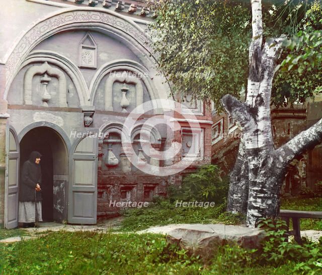 Study; in the courtyard of the Church of the Resurrection, Kostroma, 1910. Creator: Sergey Mikhaylovich Prokudin-Gorsky.