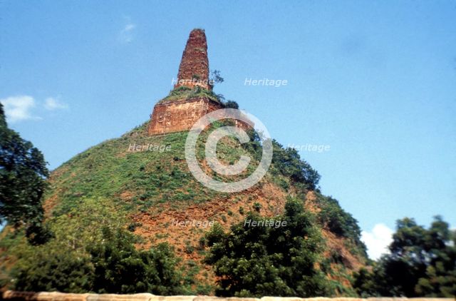 Stupa, Buddhist shrine, Abeygyriya, Sri Lanka. Artist: Unknown