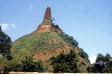 Stupa, Buddhist shrine, Abeygyriya, Sri Lanka