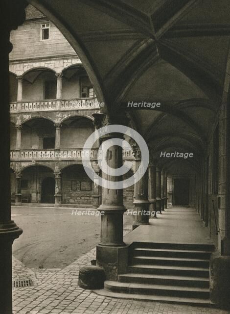 'Stuttgart. In the yard of the old castle', 1931. Artist: Kurt Hielscher.