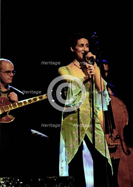 Stacey Kent, Chequer Mead, East Grinstead, October, 2003.    Artist: Brian O'Connor.