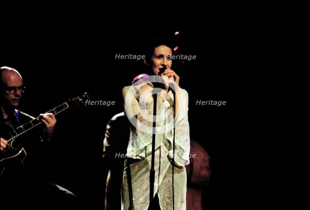Stacey Kent, Chequer Mead, East Grinstead, October, 2003.    Artist: Brian O'Connor.