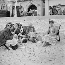 Staff outing of Laing's London office to Bournemouth, 30/05/1953. Creator: John Laing plc