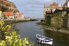 Staithes, North Yorkshire, England. Creator: Peter Thompson