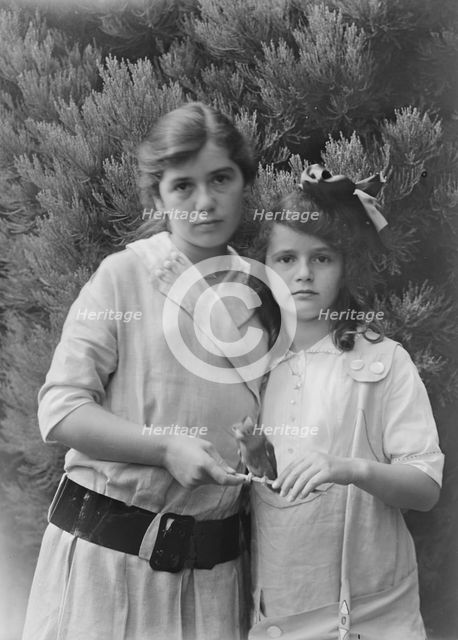 Stalttheimer children, portrait photograph, 1915 Sept. 23. Creator: Arnold Genthe.
