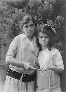 Stalttheimer children, portrait photograph, 1915 Sept. 23. Creator: Arnold Genthe