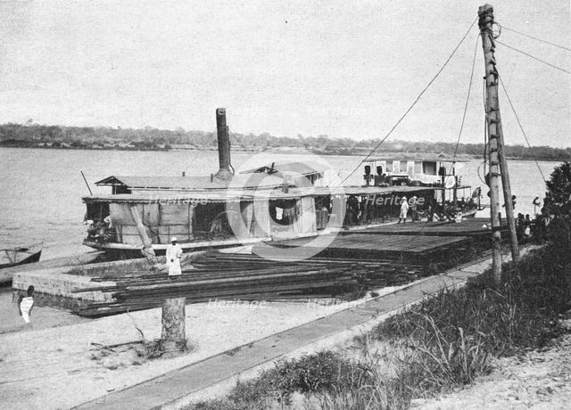''Stanleyville. Un coin du quai; L'Ouest Africain', 1914. Creator: Unknown.