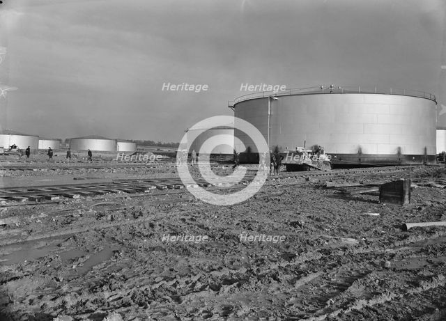 Stanlow Oil Refinery, Stanlow, Ellesmere Port, Cheshire, 03/12/1954. Creator: John Laing plc.