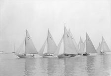 Start of W Class race: Squirrel (3), Jadi (26), Diana (8), Emerald (27), Melody (28), 1931. Creator: Kirk & Sons of Cowes