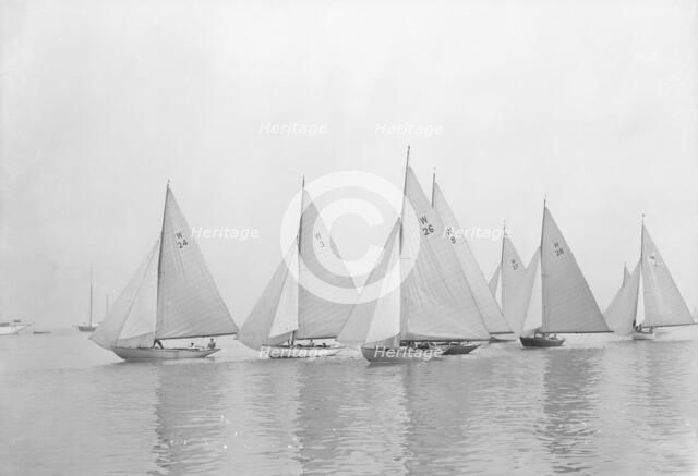 Start of W Class race: Squirrel (3), Jadi (26), Diana (8), Emerald (27), Melody (28), 1931. Creator: Kirk & Sons of Cowes.