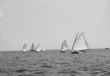 Start, Larchmont, 1895 June 15. Creator: John S Johnston