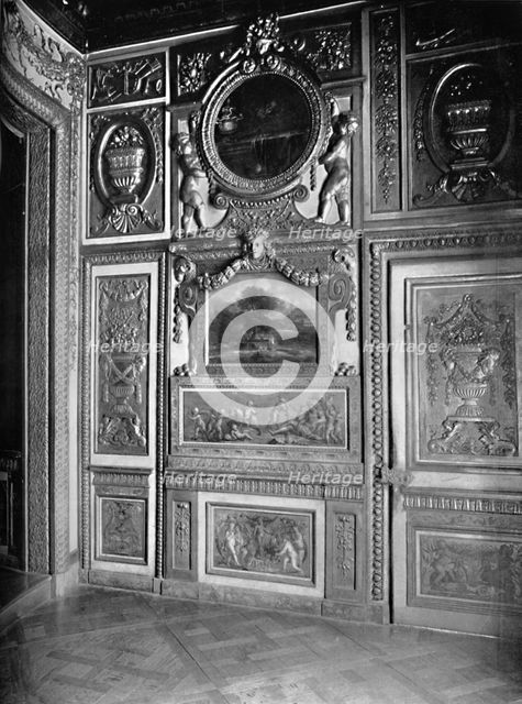 'State Bedroom, Showing Alcove  - H¶tel Lauzun', 1903. Artist: Unknown.