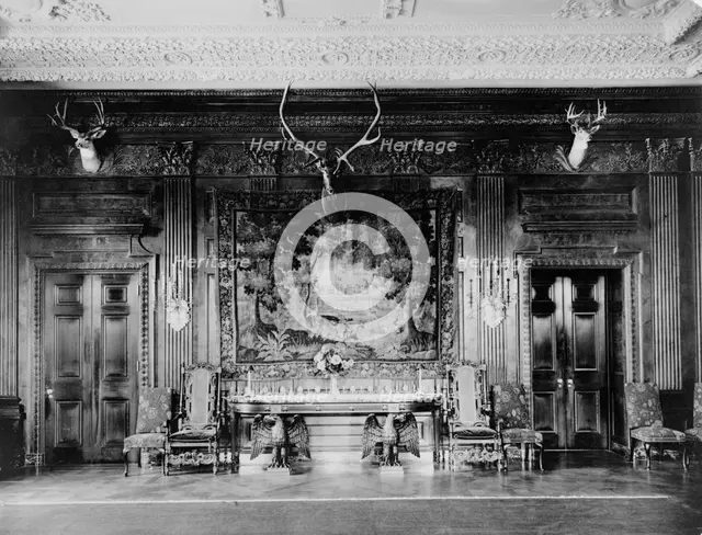 State dining room, White House, during McKinley administration(?), between 1890 and 1900. Creator: Frances Benjamin Johnston.