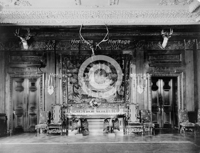 State dining room, White House, during McKinley administration(?), between 1890 and 1900. Creator: Frances Benjamin Johnston.