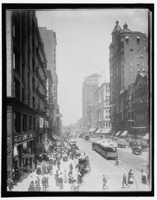 State north from Madison St., Chicago, 1900 Sept 1. Creator: Unknown