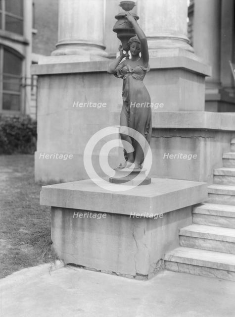 Statue, New Orleans or Charleston, South Carolina, between 1920 and 1926. Creator: Arnold Genthe.