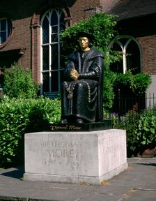 Statue of Sir Thomas More in front of Chelsea Old Church, Cheyne Walk, London. Creator: Peter Thompson