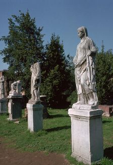 Statues of Vestal Virgins, 1st century