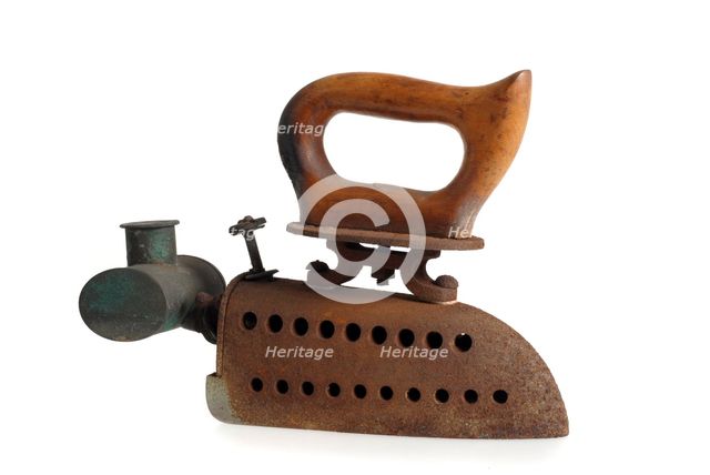 Steam iron. Creator: Pernilla Sjöström.
